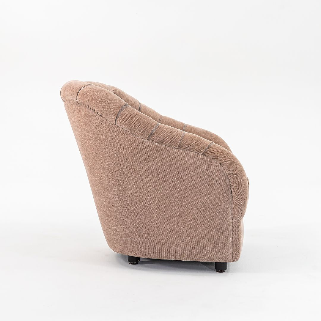 Tufted Club, Model 2084