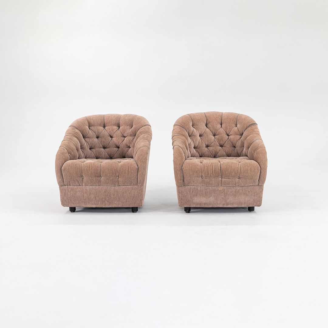 Tufted Club, Model 2084