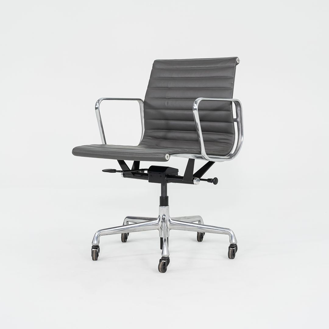 Aluminum Group Management Chair, EA335