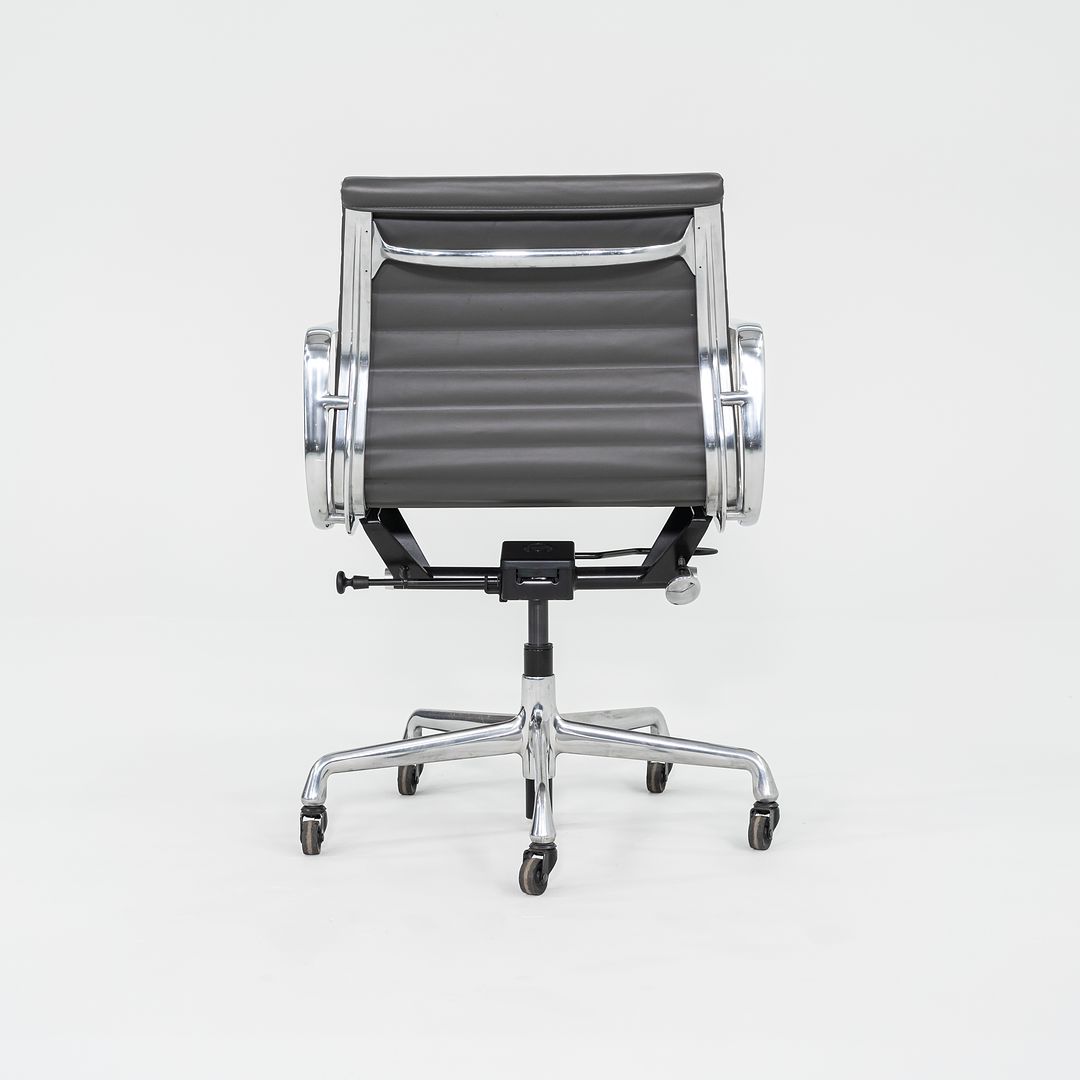 Aluminum Group Management Chair, EA335