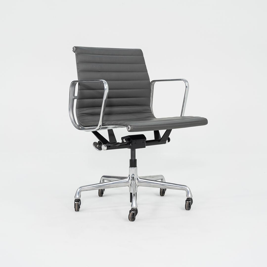 Aluminum Group Management Chair, EA335