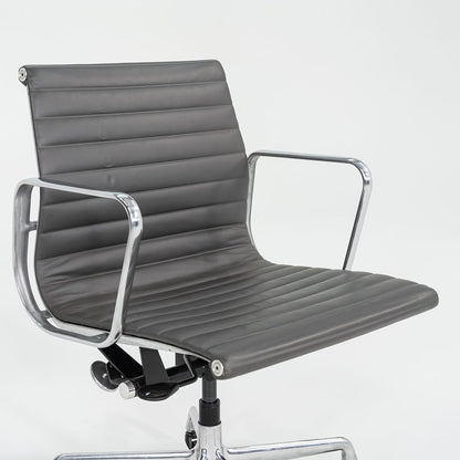 Aluminum Group Management Chair, EA335