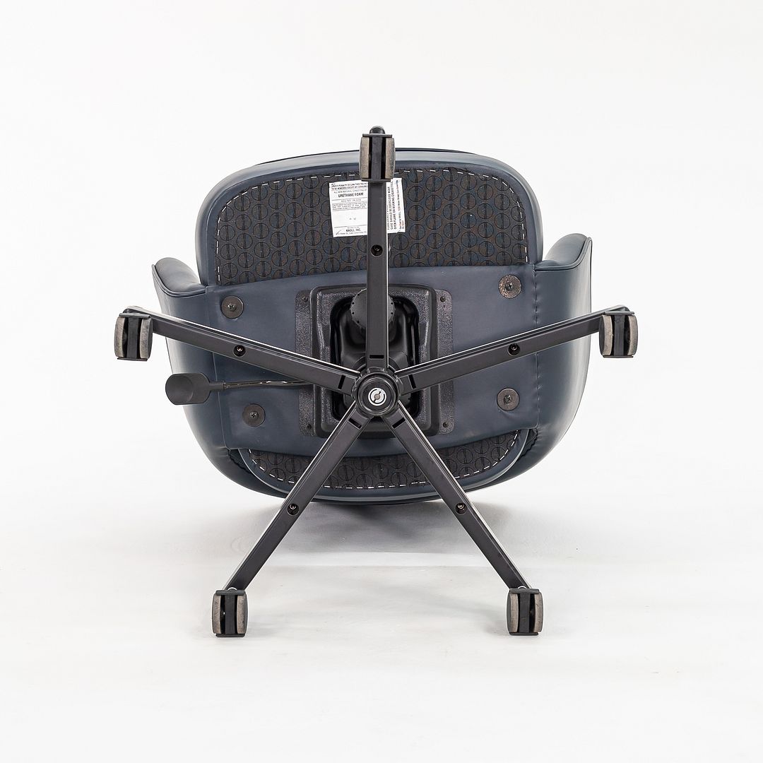 Saarinen Executive Arm Chair with Swivel Base
