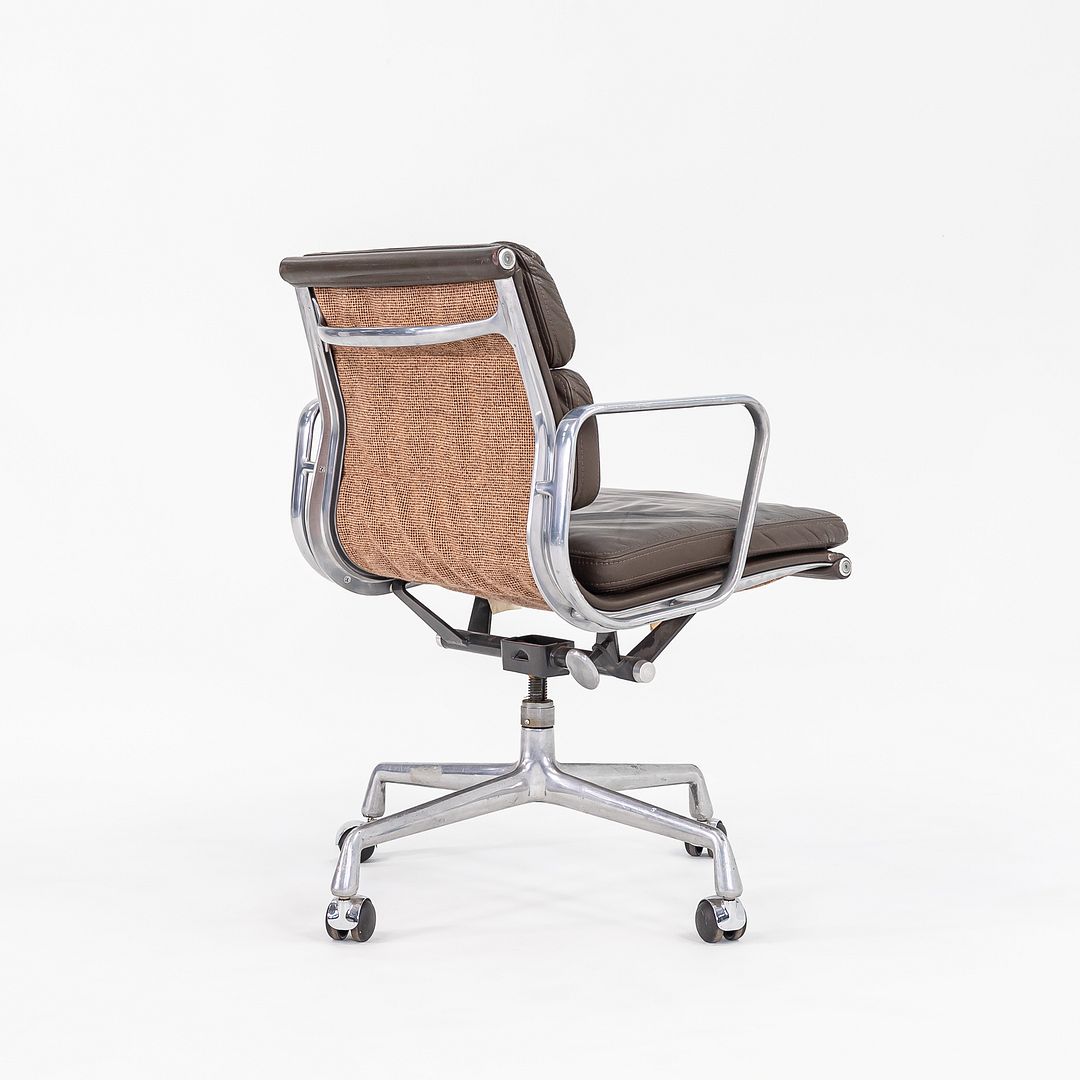 Soft Pad Management Chair, EA418