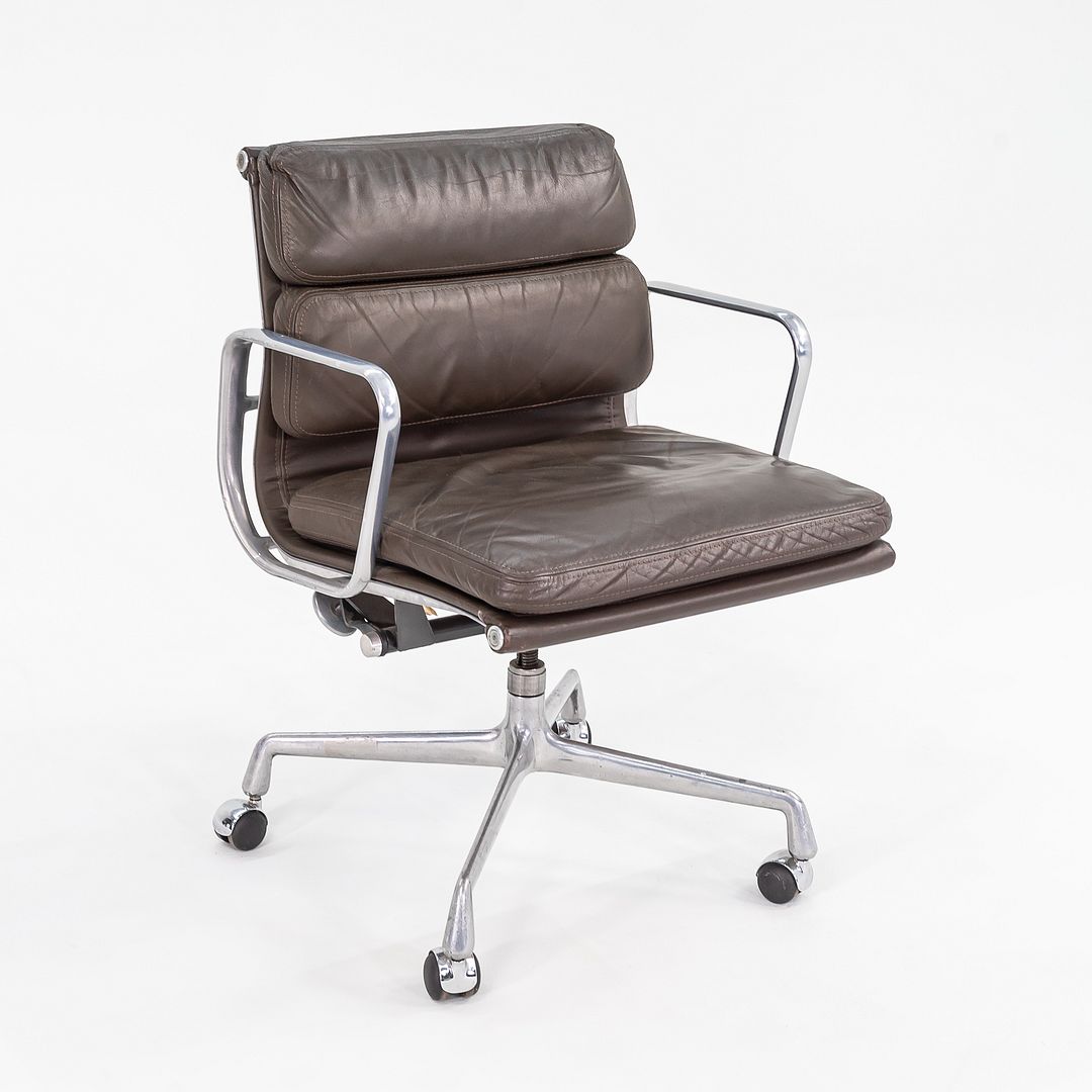 Soft Pad Management Chair, EA418