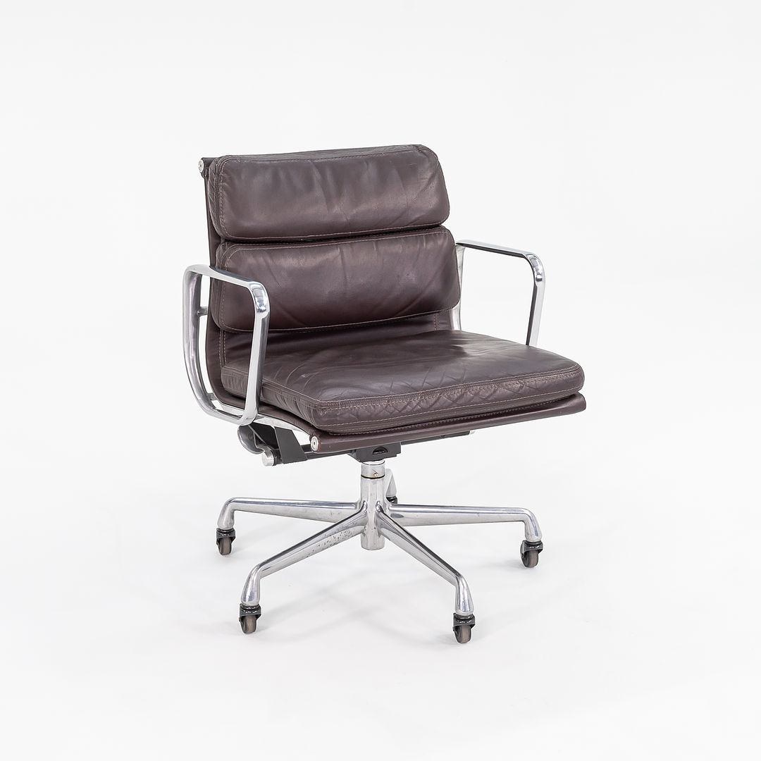 Eames Soft Pad Management Chair, Model EA418