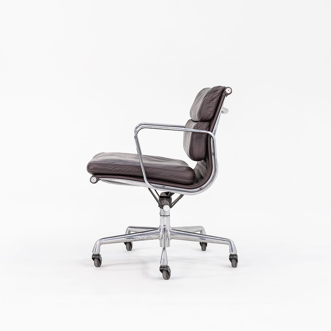 Eames Soft Pad Management Chair, Model EA418