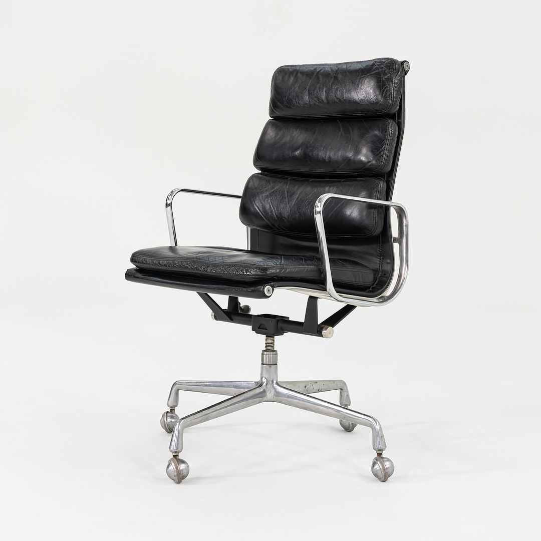 Soft Pad Executive Chair, Model EA420