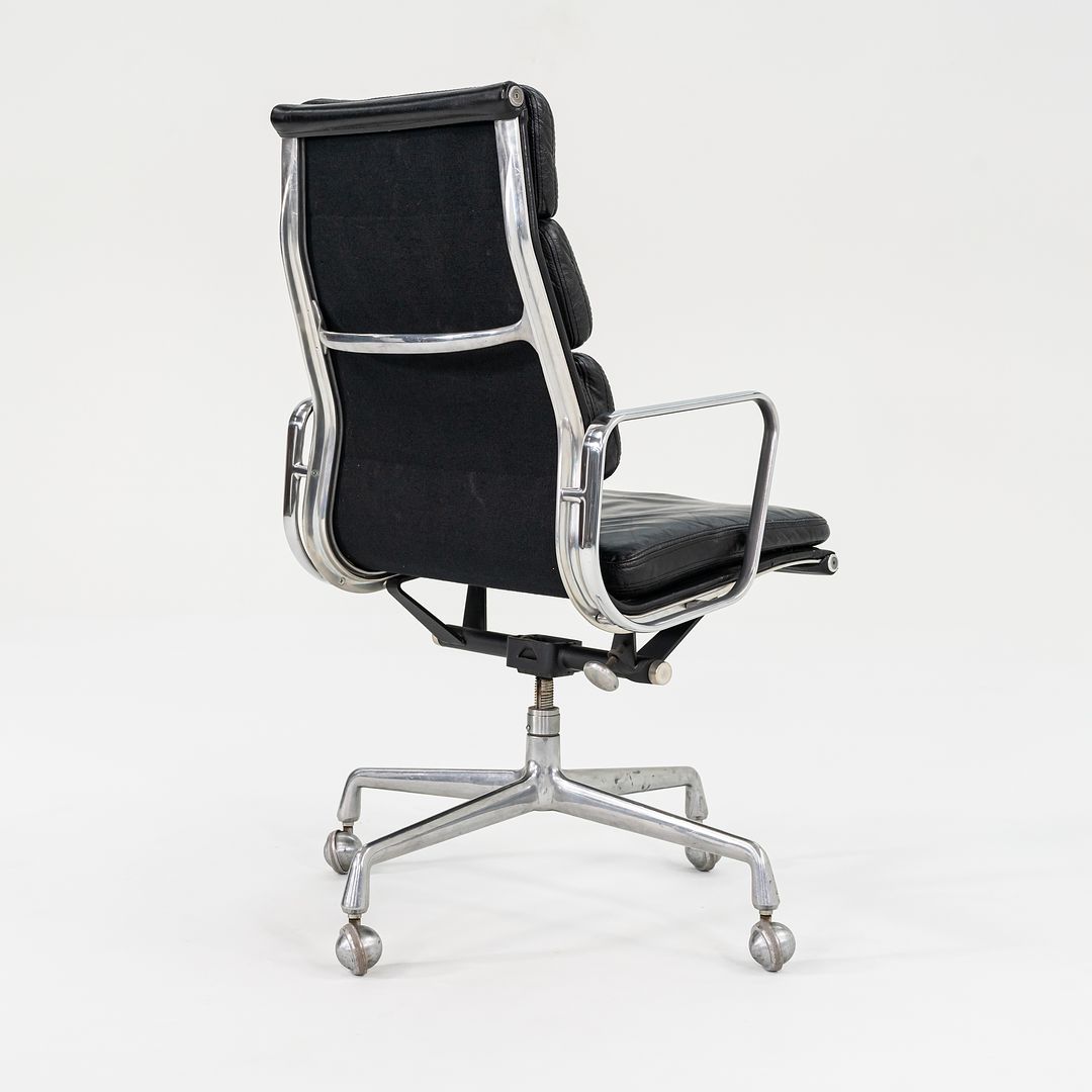 Soft Pad Executive Chair, Model EA420