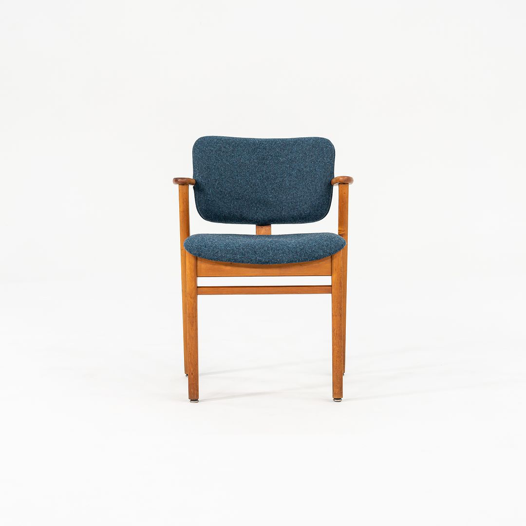 Domus Chair