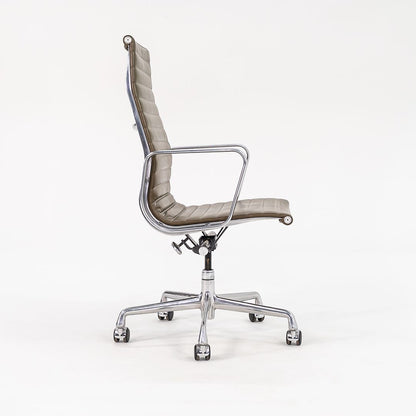 Eames Aluminum Group Executive Desk Chair