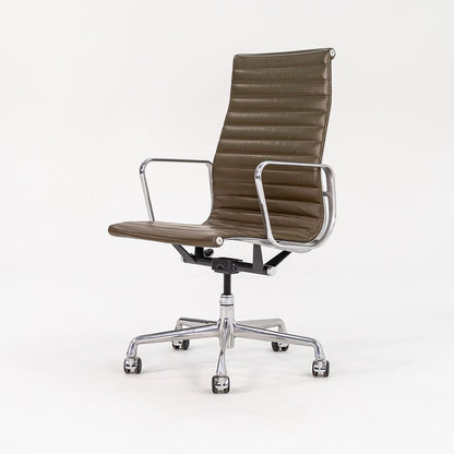 Eames Aluminum Group Executive Desk Chair