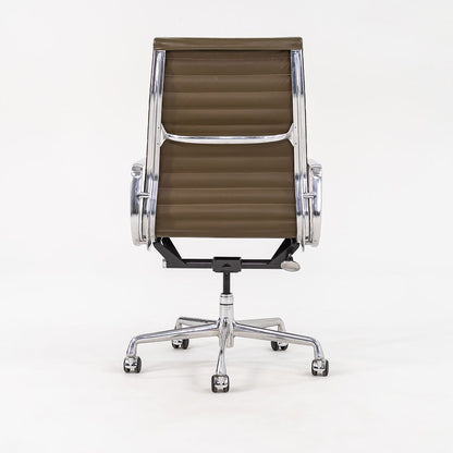 Eames Aluminum Group Executive Desk Chair