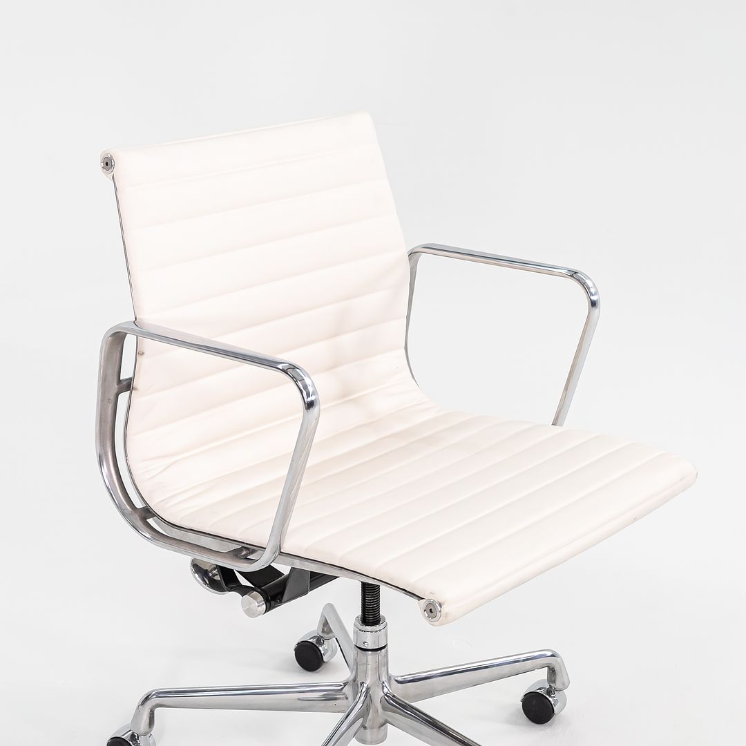 Aluminum Group Management Desk Chair, Model EA335