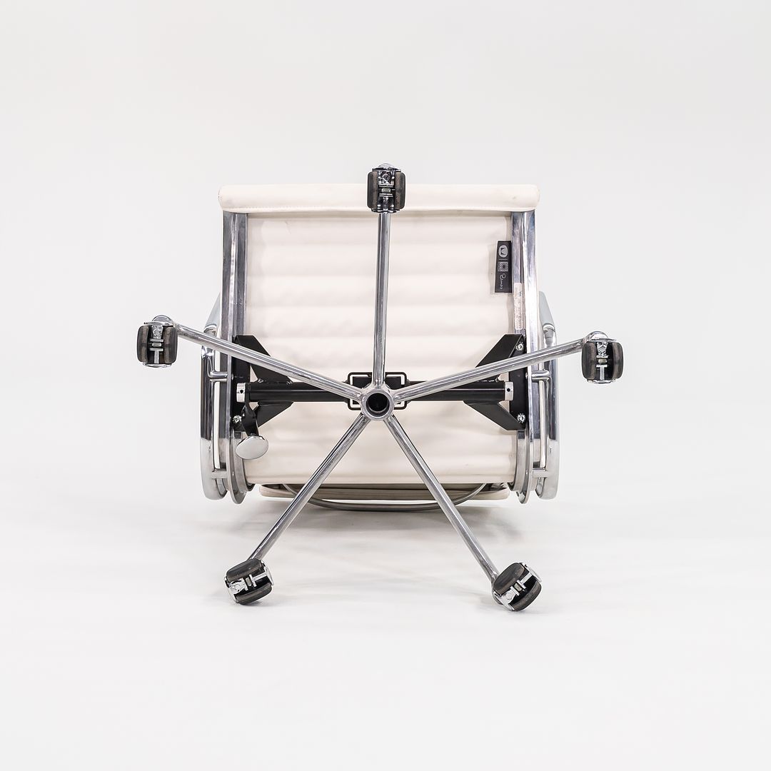 Aluminum Group Management Desk Chair, Model EA335