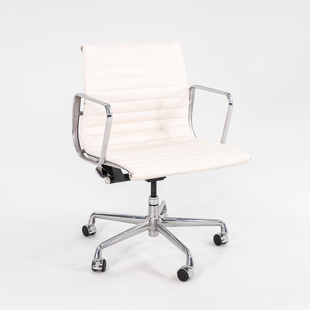 Aluminum Group Management Desk Chair, Model EA335