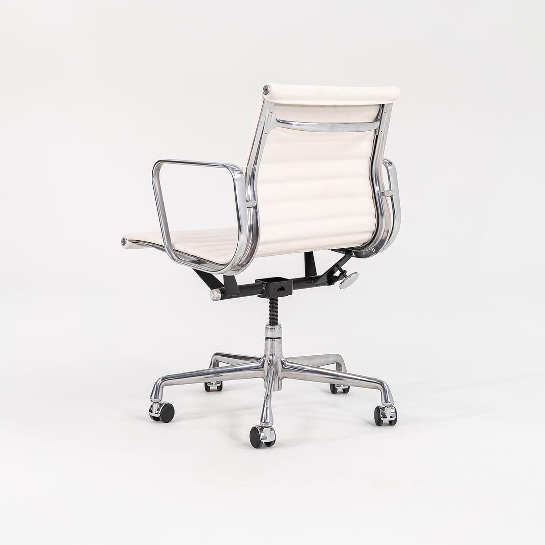 Aluminum Group Management Desk Chair, Model EA335