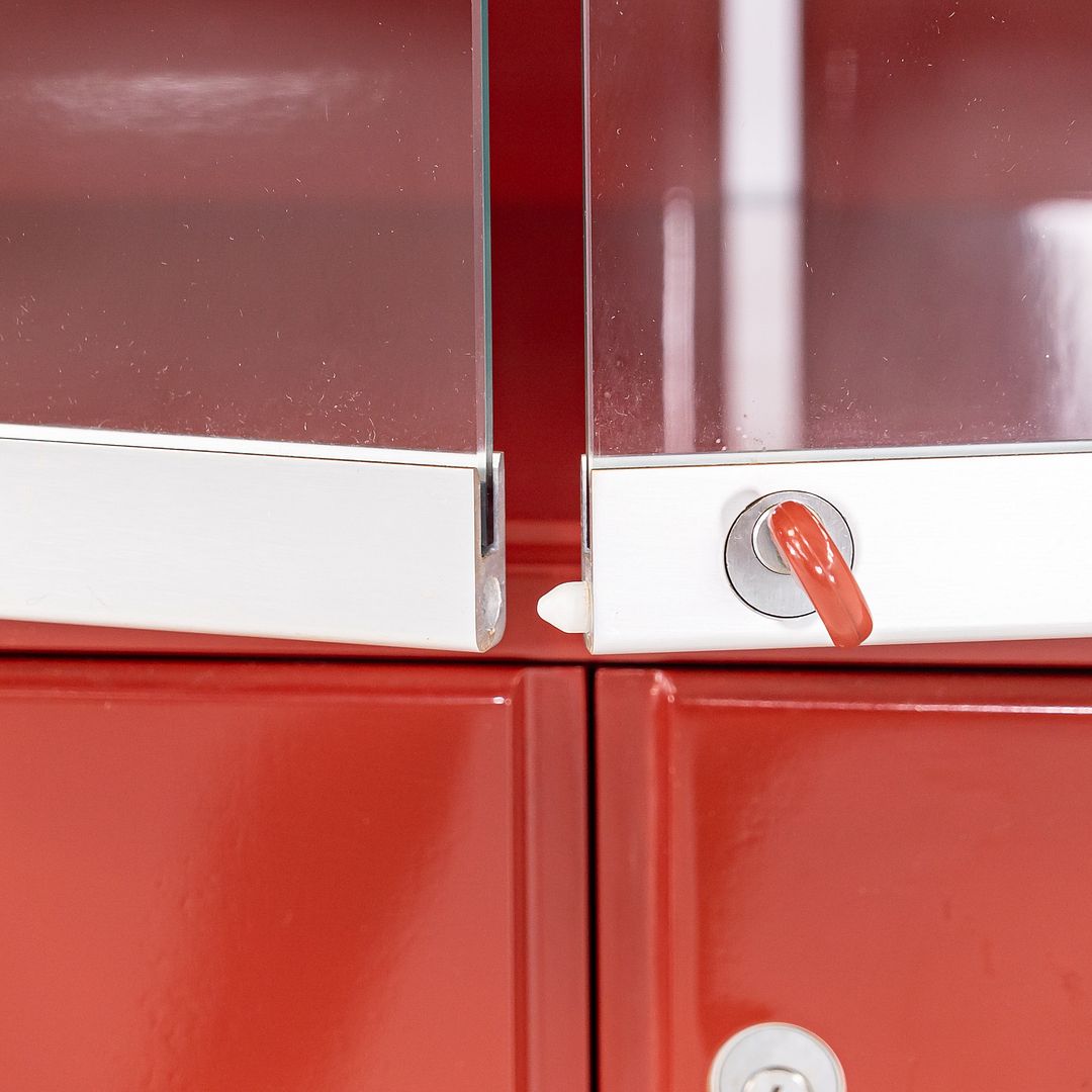 Olinto Lacquered Cabinet with Glass Doors