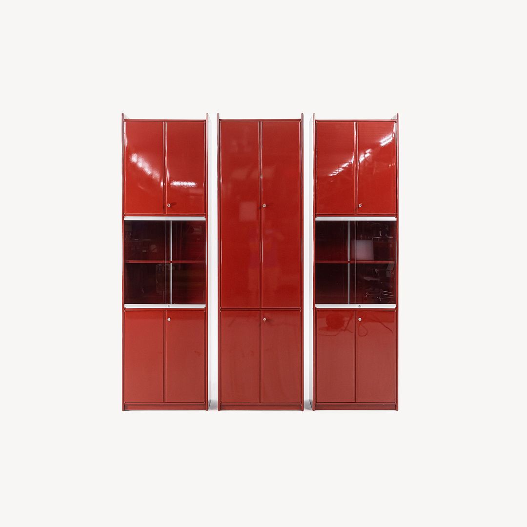 Olinto Lacquered Cabinet with Glass Doors