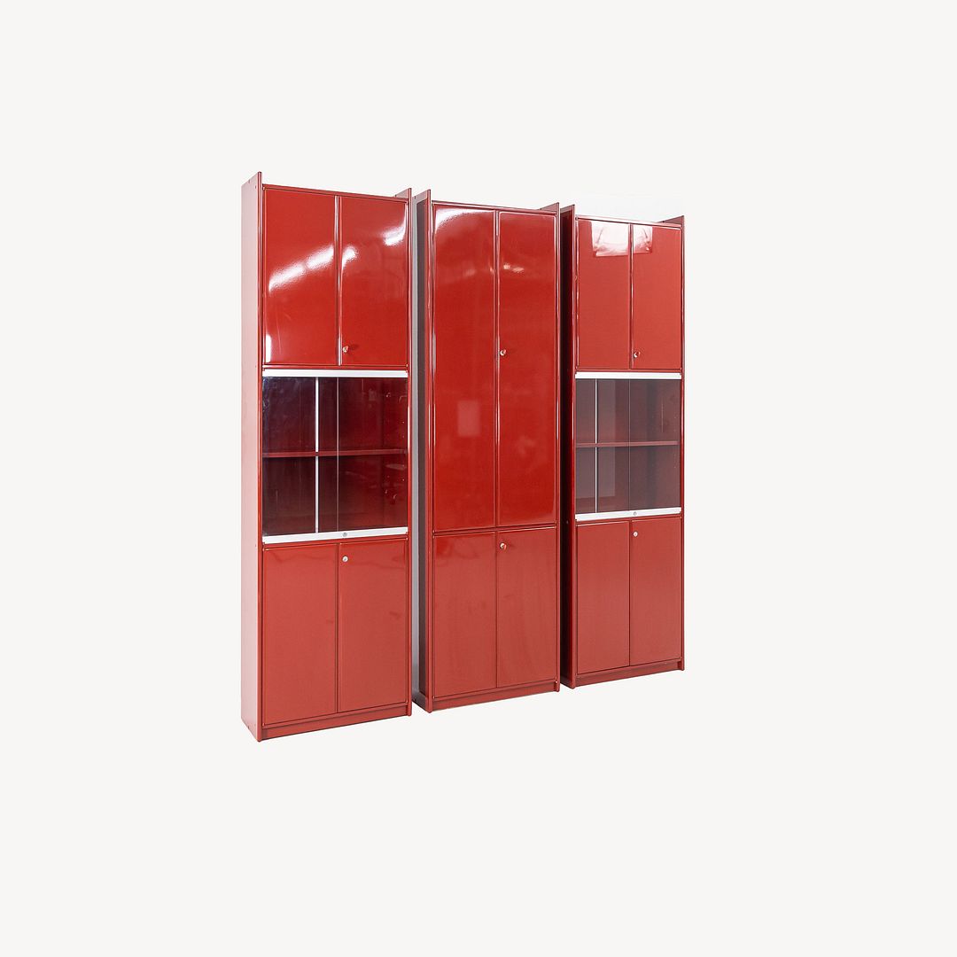 Olinto Lacquered Cabinet with Glass Doors