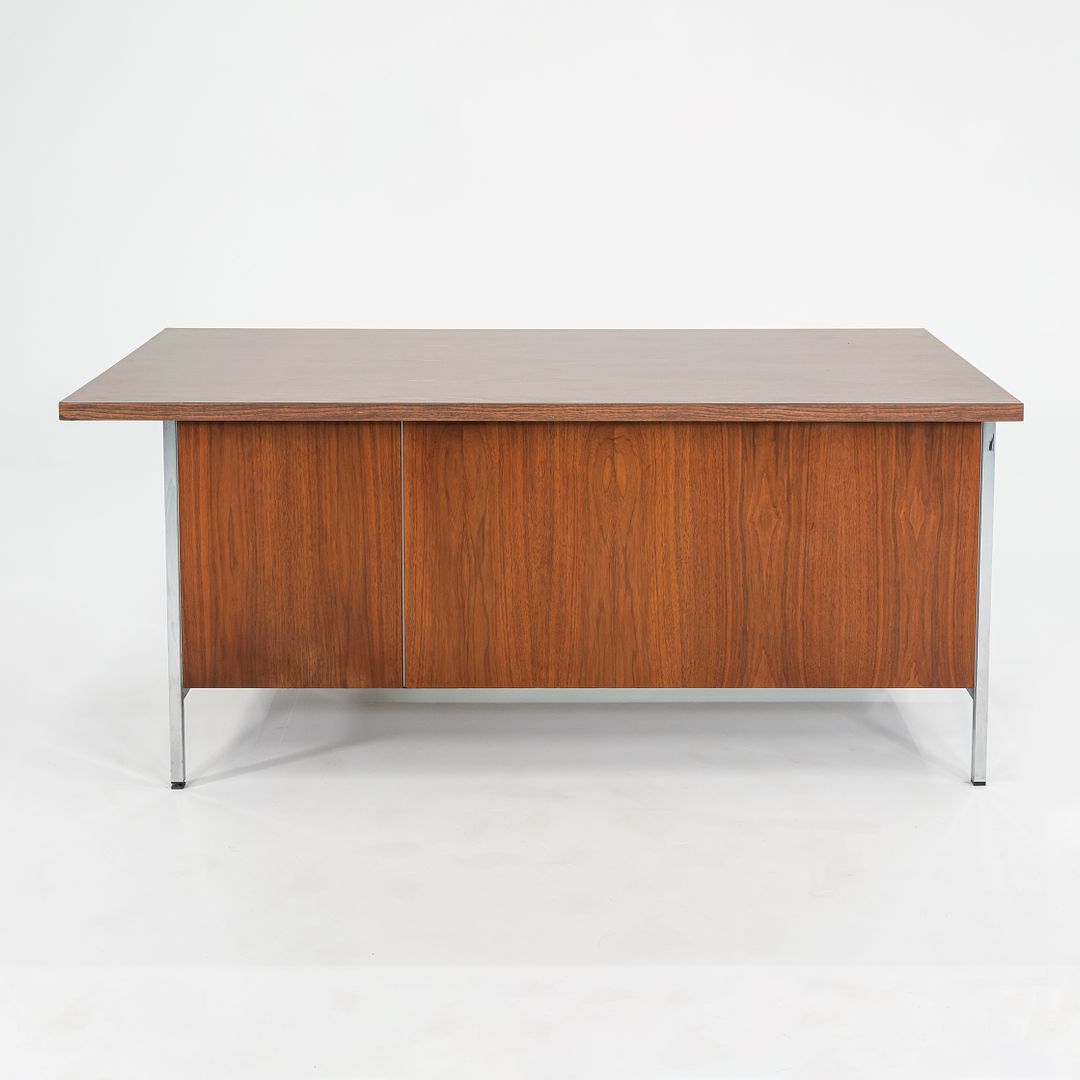 Small Executive Desk, Model 502 B-BWM