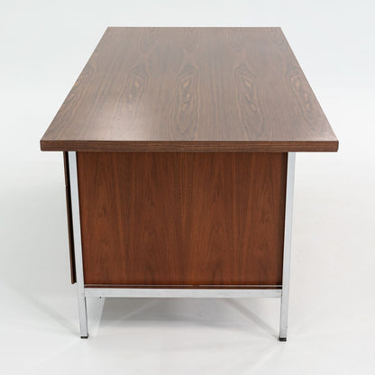 Small Executive Desk, Model 502 B-BWM