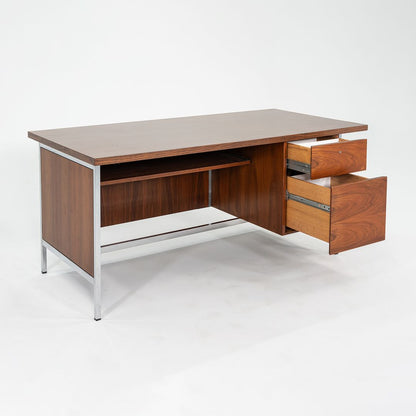 Small Executive Desk, Model 502 B-BWM