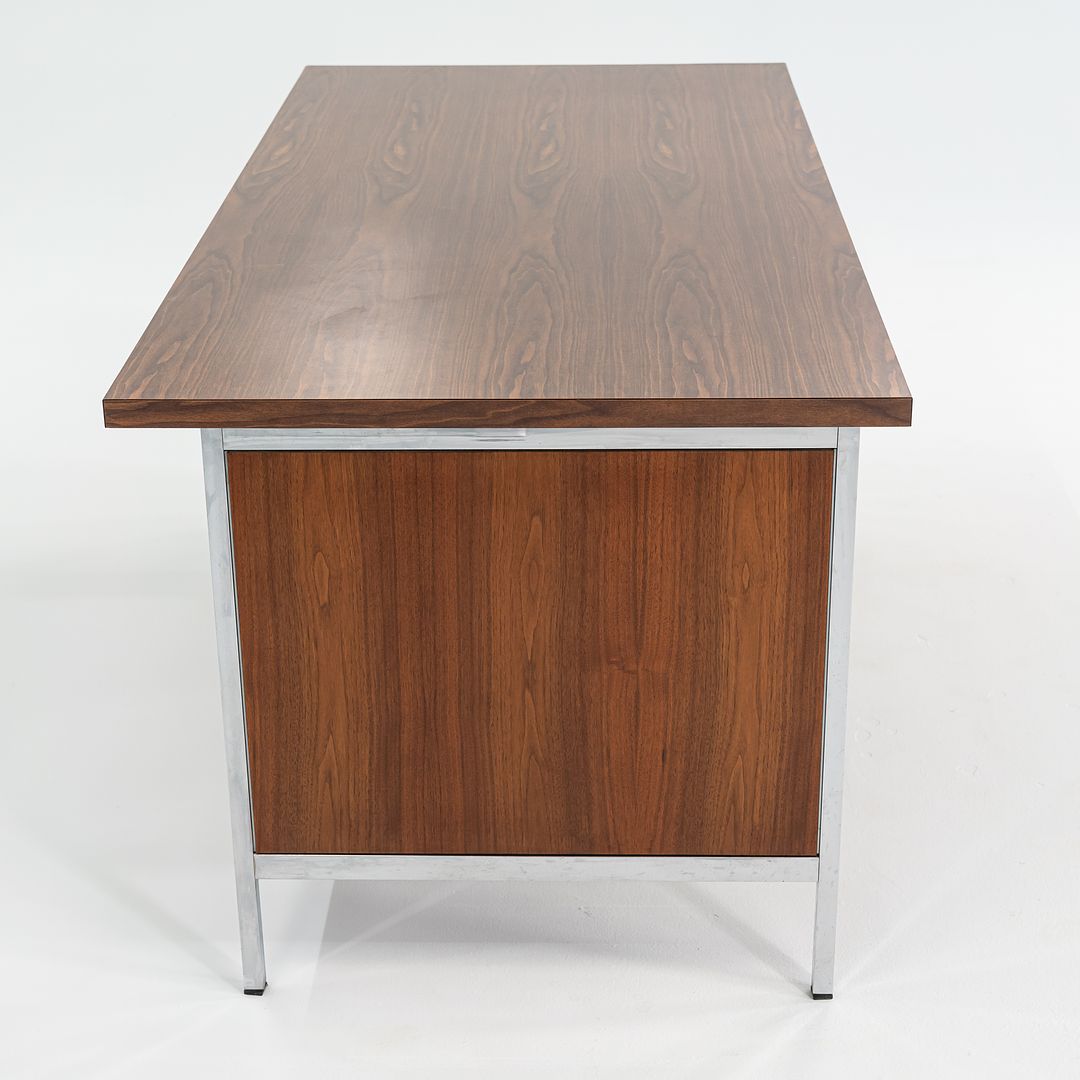 Small Executive Desk, Model 502 B-BWM