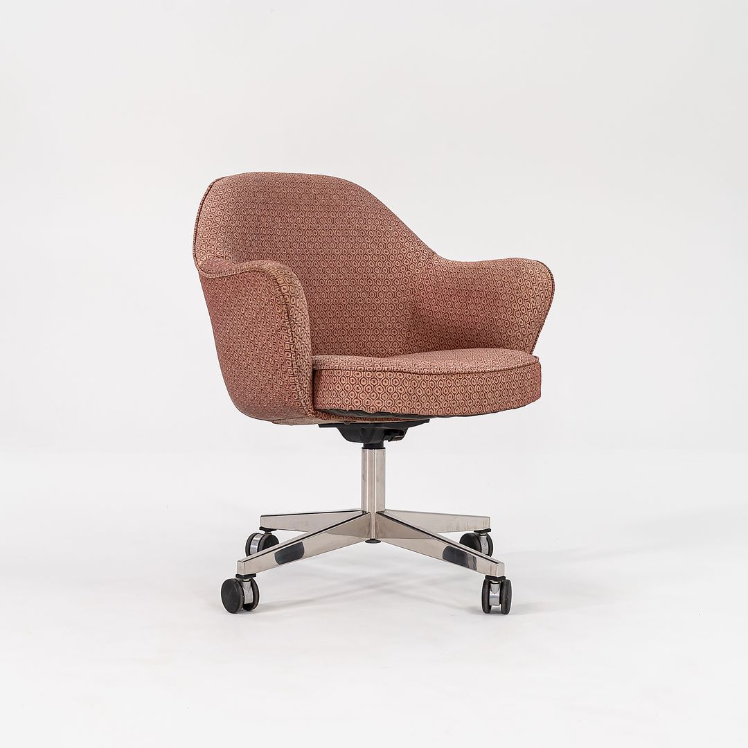 Saarinen Executive Swivel Chair, Model 68S