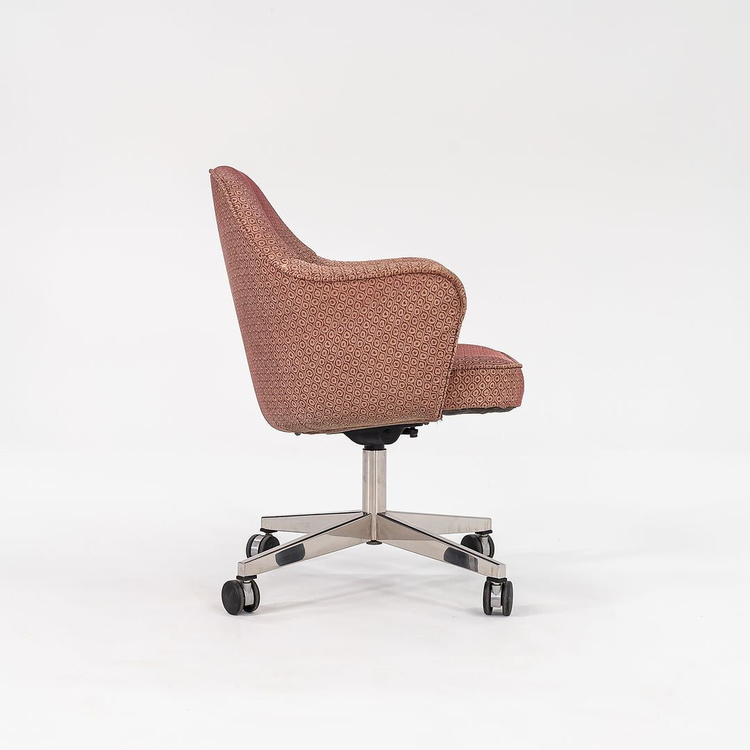 Saarinen Executive Swivel Chair, Model 68S