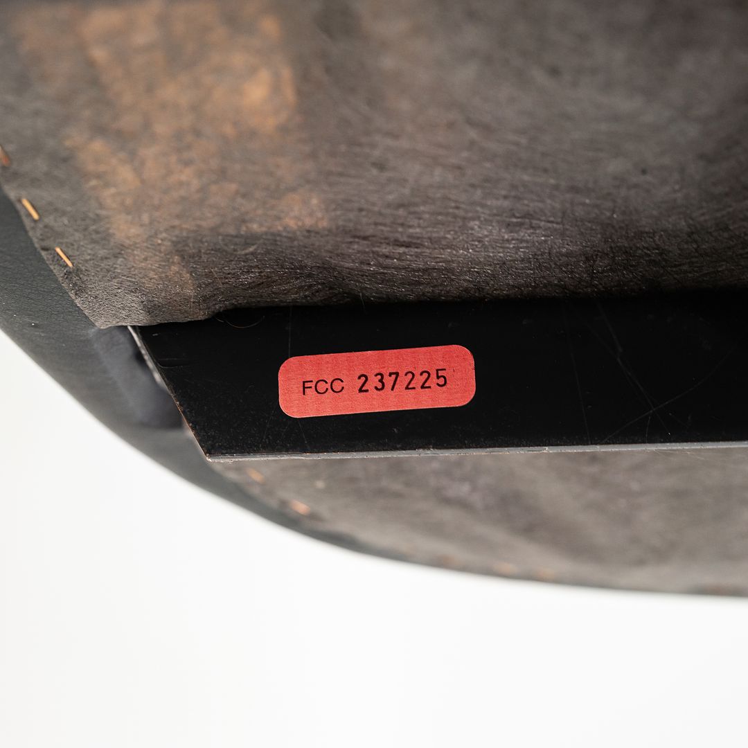Alpha Bucket Executive Chair