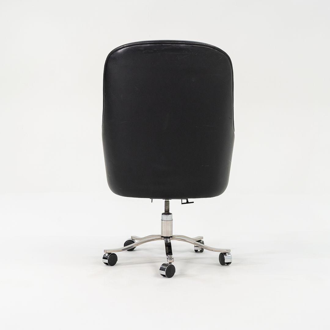 Alpha Bucket Executive Chair