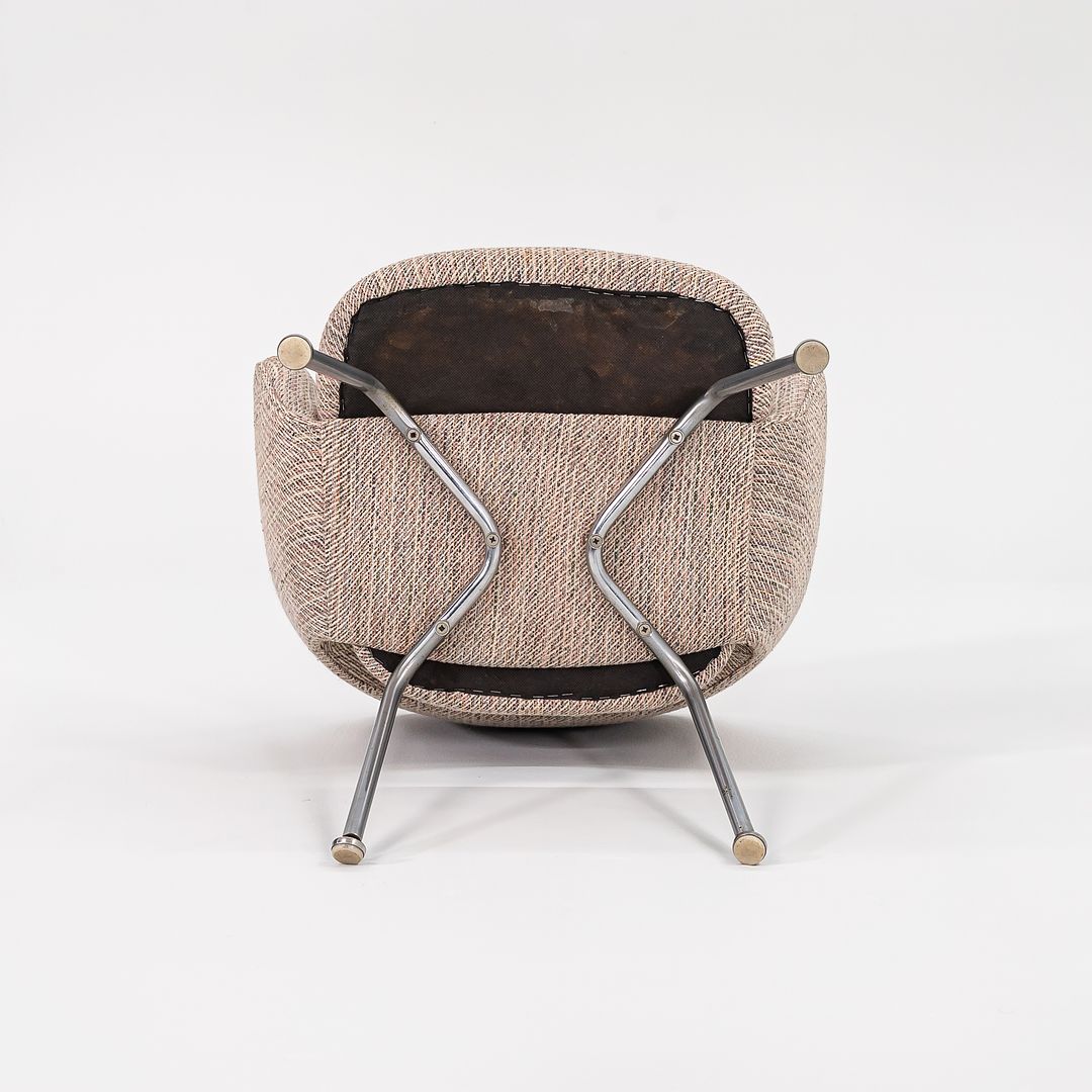 Saarinen Executive Desk Chair, Model 71 USB
