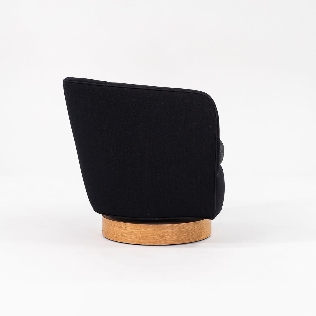 Papa Roxy Swivel Lounge Chair