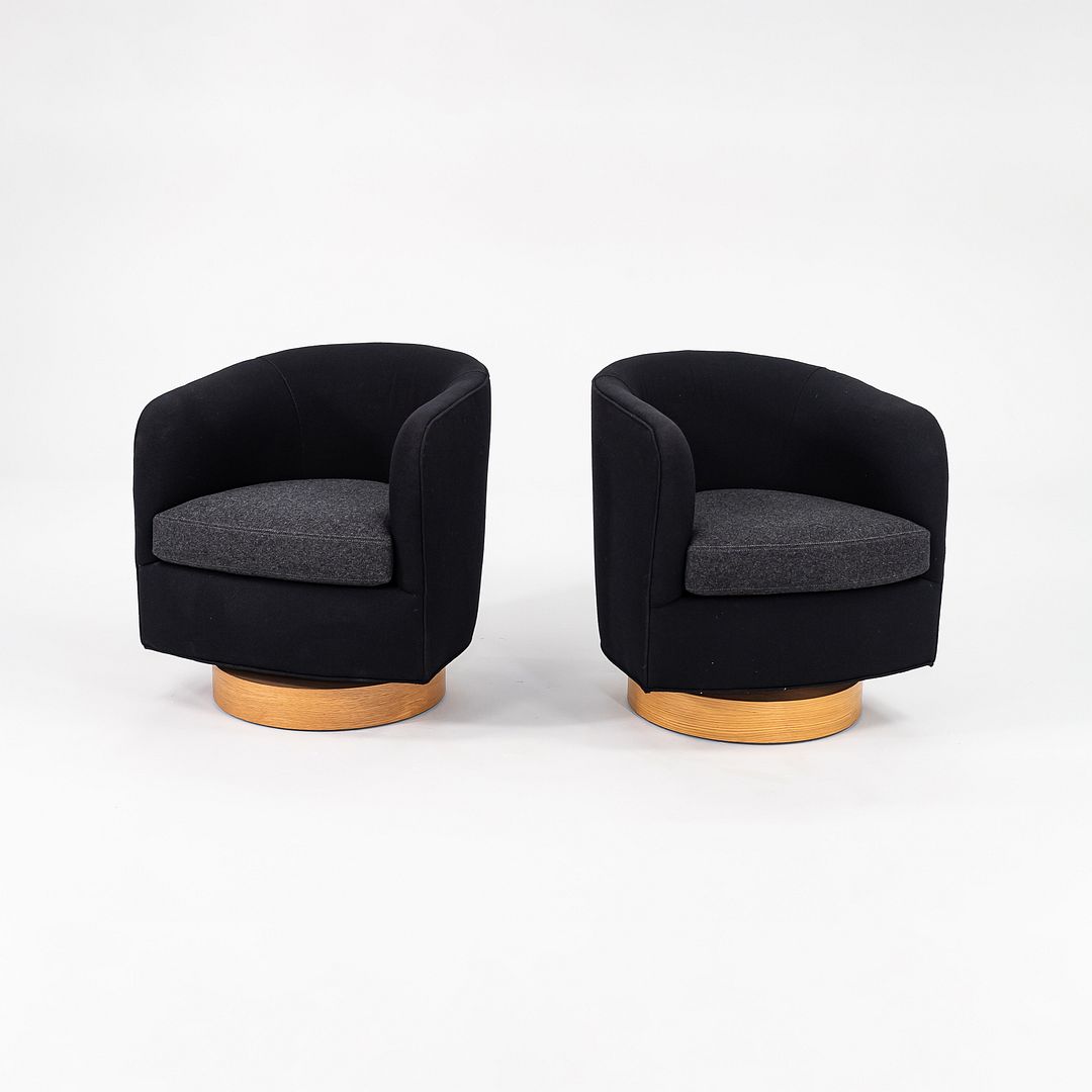 Papa Roxy Swivel Lounge Chair