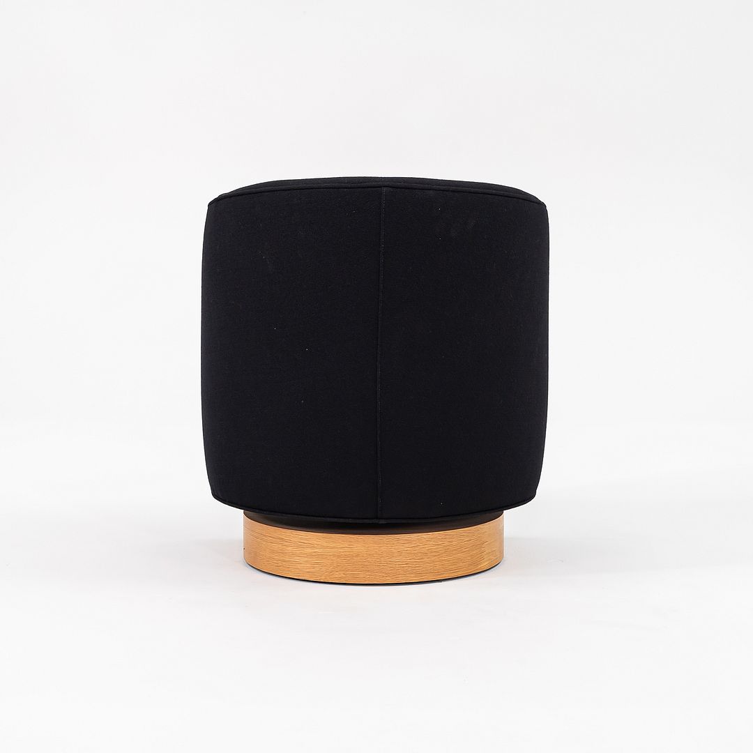 Papa Roxy Swivel Lounge Chair