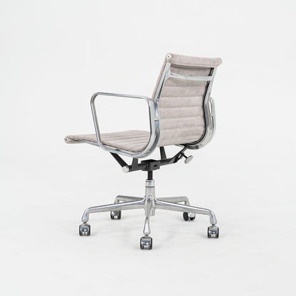 Aluminum Group Management Desk Chair, Model EA335