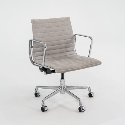 Aluminum Group Management Desk Chair, Model EA335