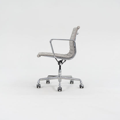 Aluminum Group Management Desk Chair, Model EA335