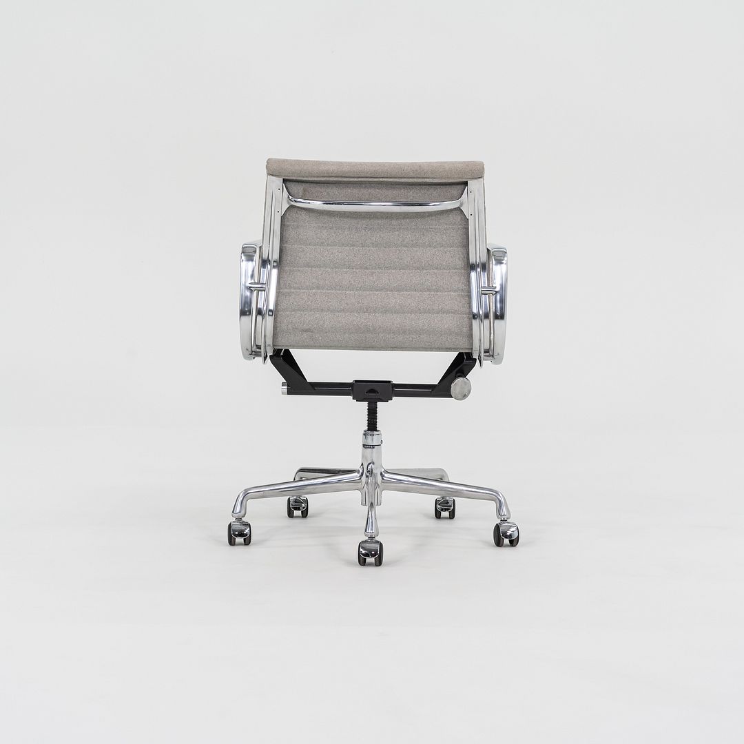 Aluminum Group Management Desk Chair, Model EA335