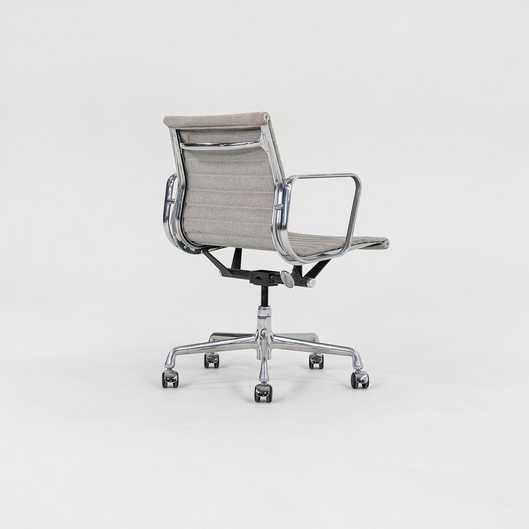 Aluminum Group Management Desk Chair, Model EA335