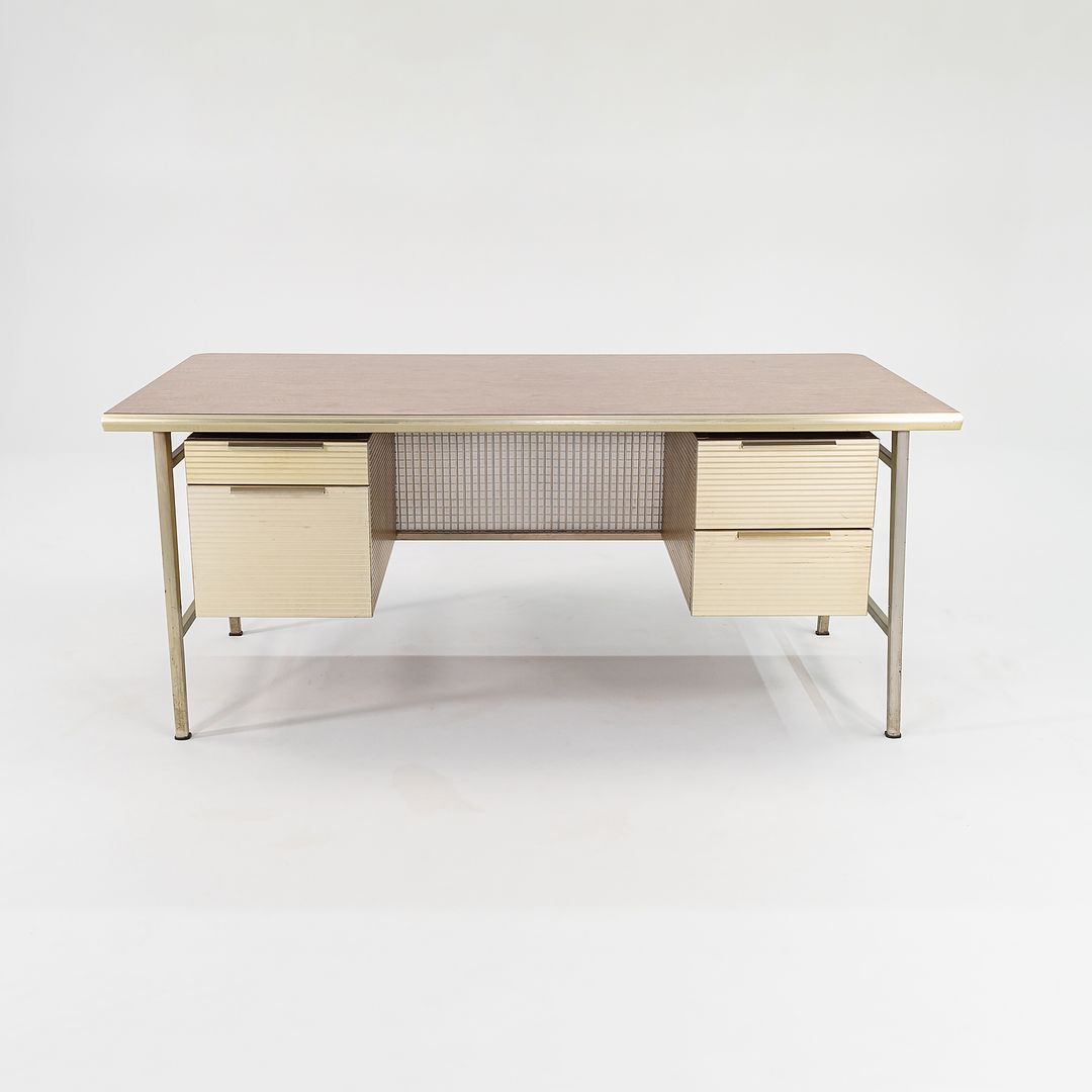 Italic Desk