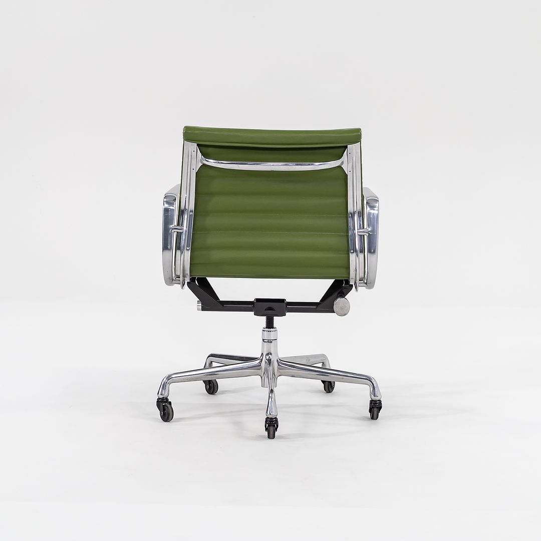 Eames Aluminum Group Management Chair