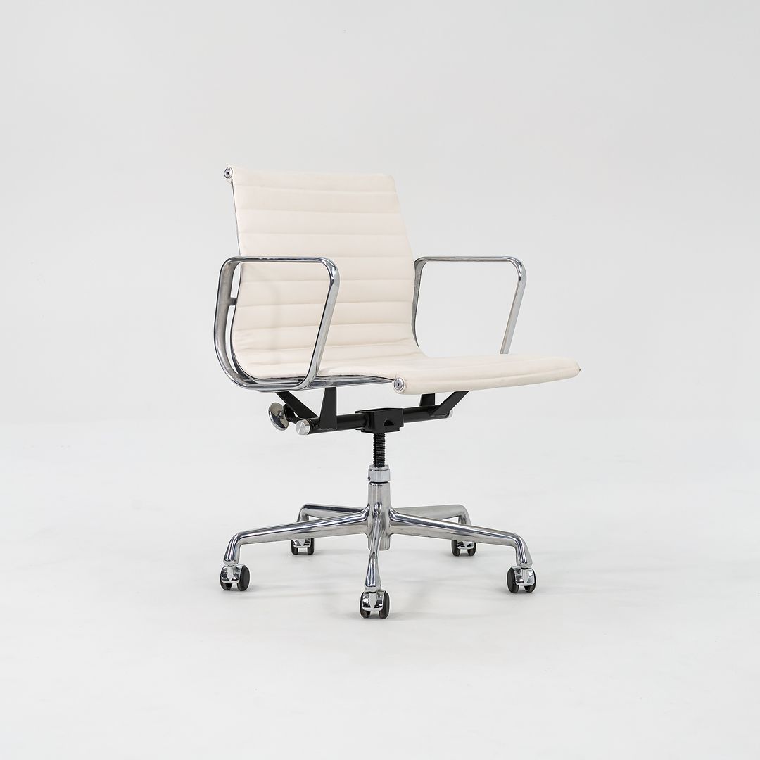 Eames Aluminum Group Management Desk Chair, Model EA335