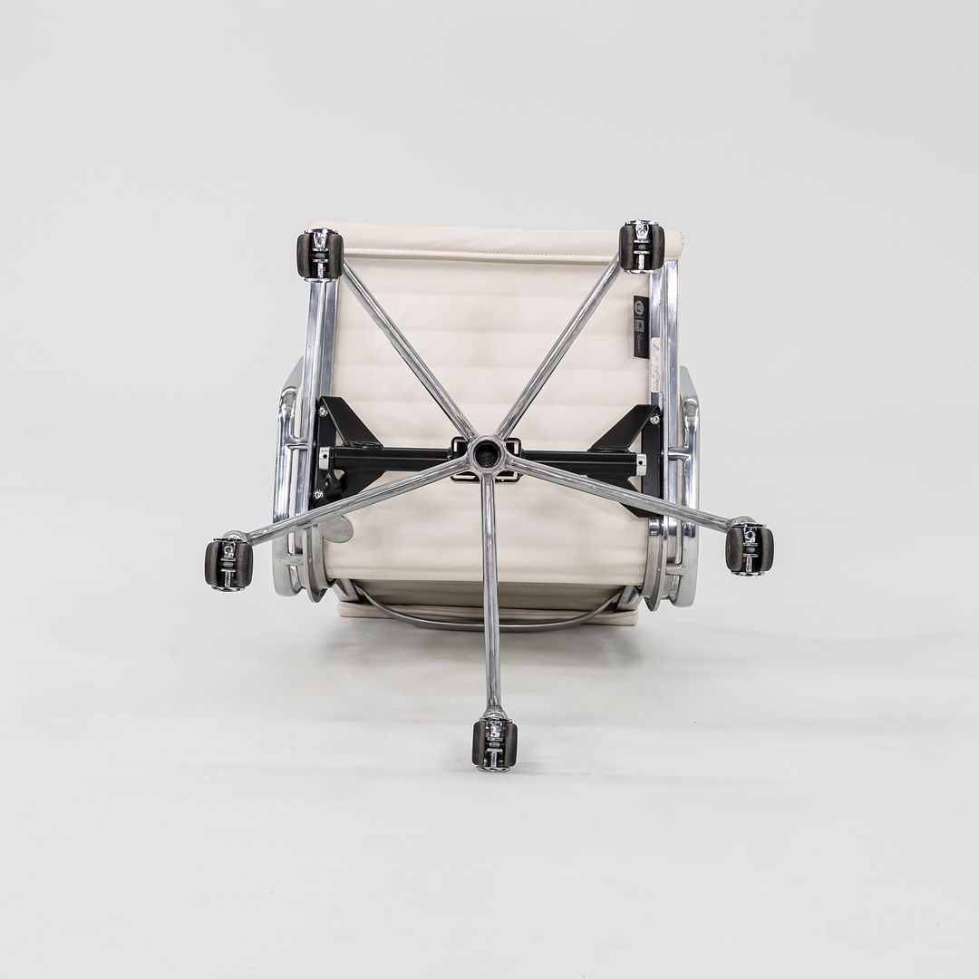 Eames Aluminum Group Management Desk Chair, Model EA335
