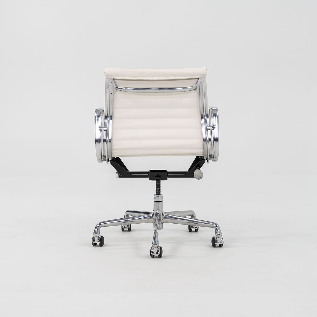 Eames Aluminum Group Management Desk Chair, Model EA335