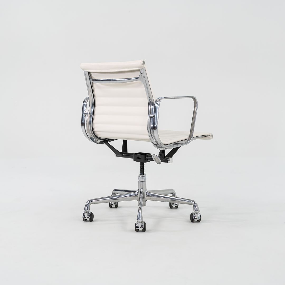 Eames Aluminum Group Management Desk Chair, Model EA335