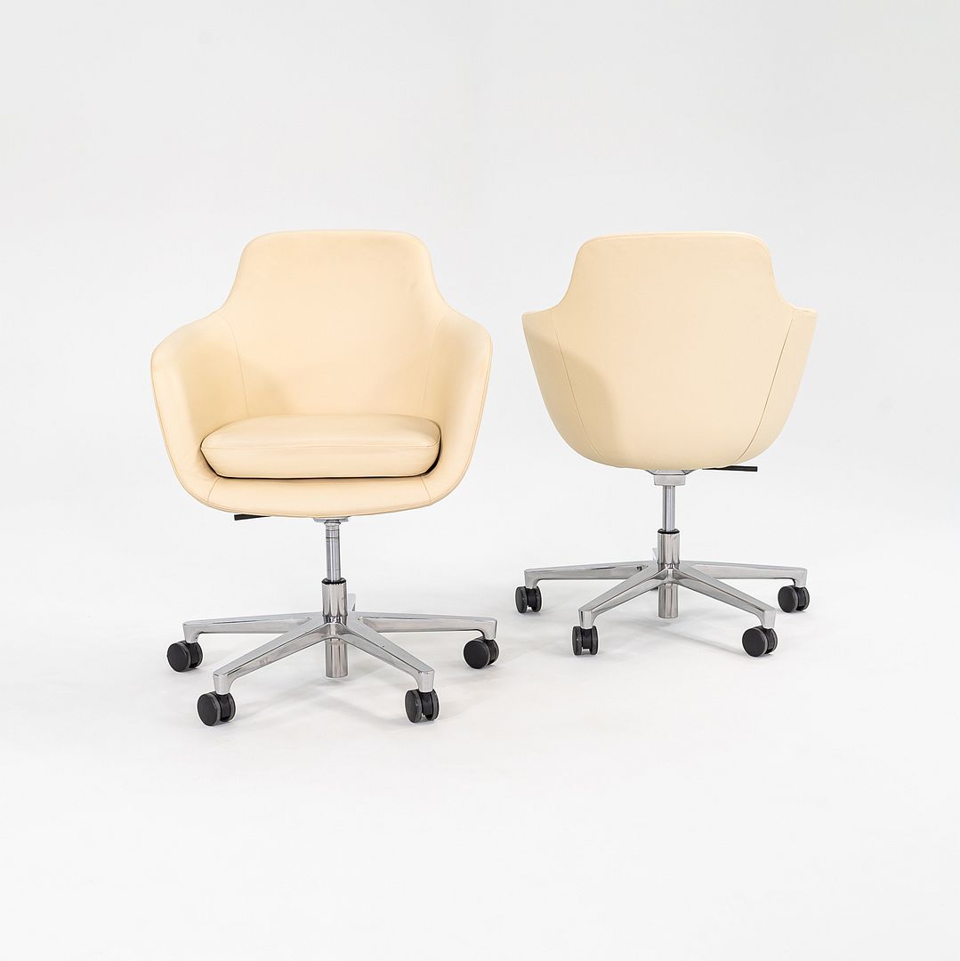 Saiba Mid-Back Task Chair with Five-Star Base
