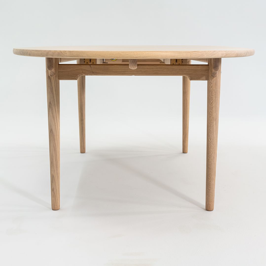 CH339 Dining Table