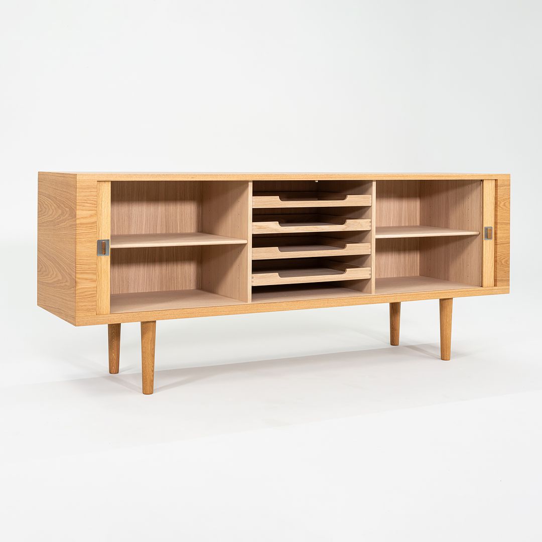 CH825 Credenza